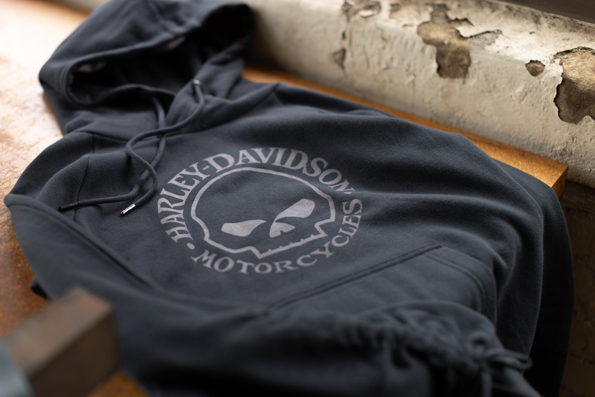 Women's Willie G ® Skull Tie Sleeve Hoodie